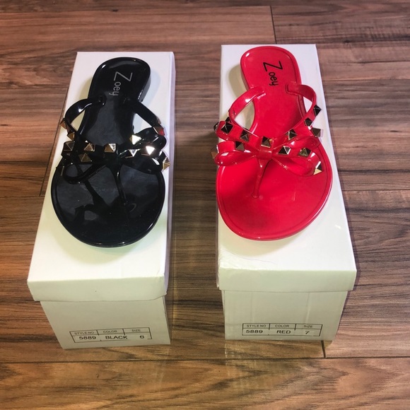 Sandals - Picture 1 of 3